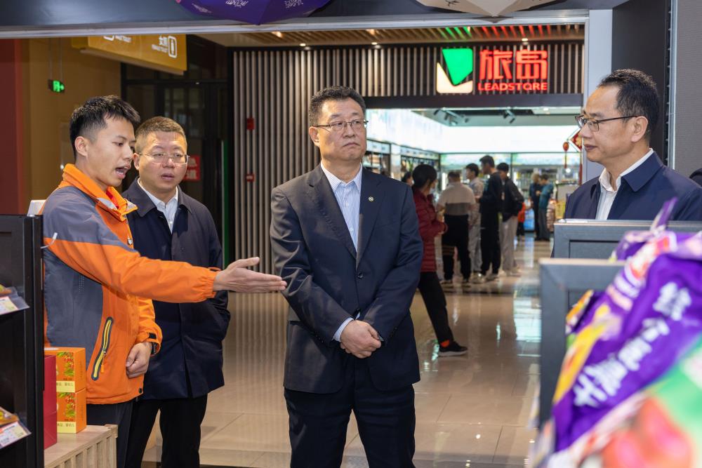 ÔÚÖǻ۷þÎñÇø.jpg ÔÚÖǻ۷þÎñÇø.jpg